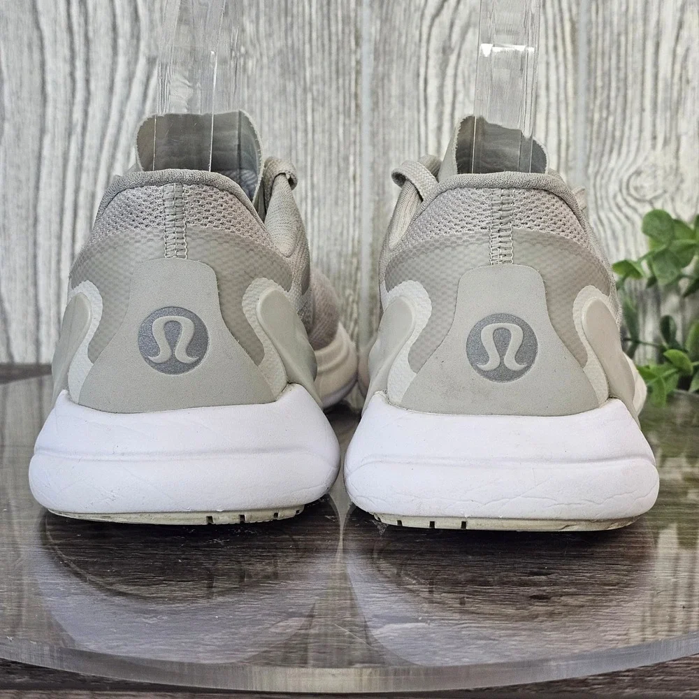Lululemon‎ Blissfeel Run 2 Running Shoes Sneakers Silverstone White Size 7.5 US